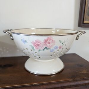Vintage Pfaltzgraff Tea Rose Enamel Colander Strainer Cream Pink Blue Floral